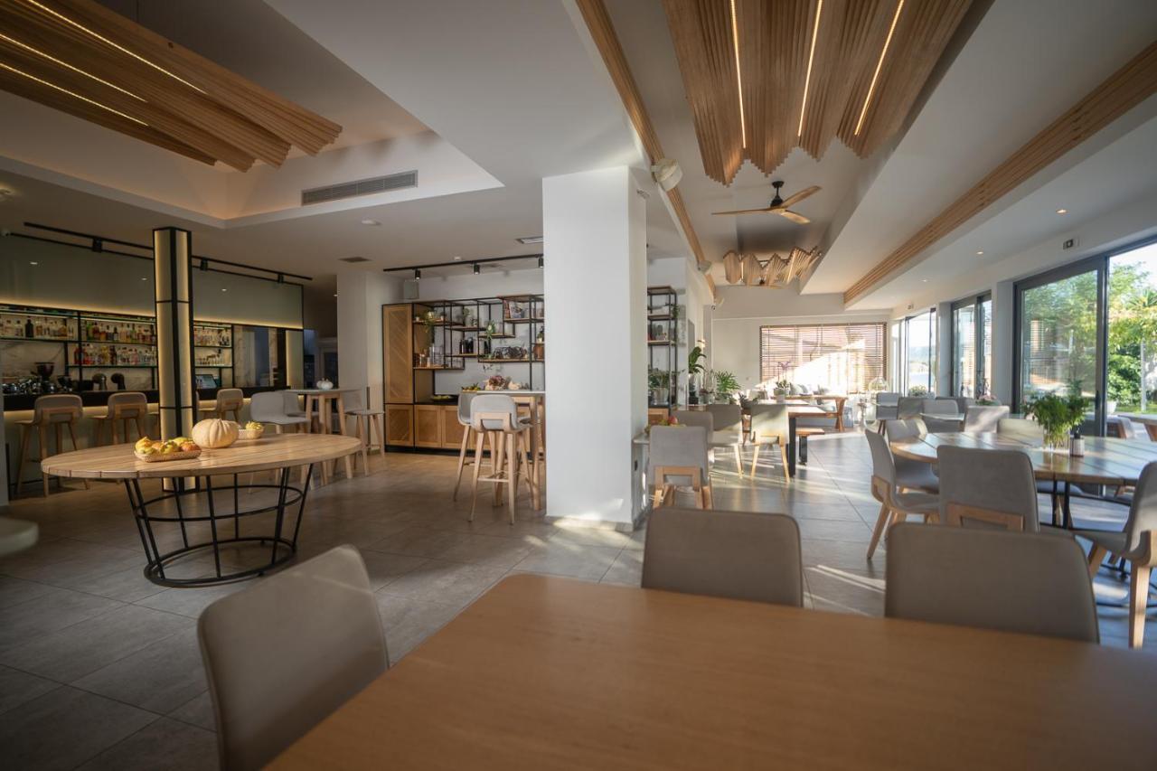 Zoe Seaside Resort เกียโลวา ภายนอก รูปภาพ