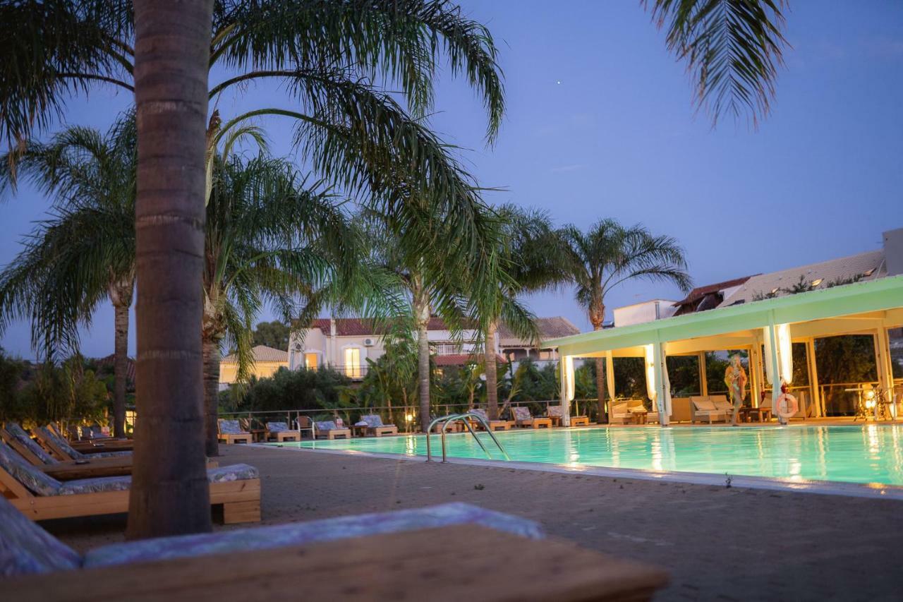 Zoe Seaside Resort เกียโลวา ภายนอก รูปภาพ